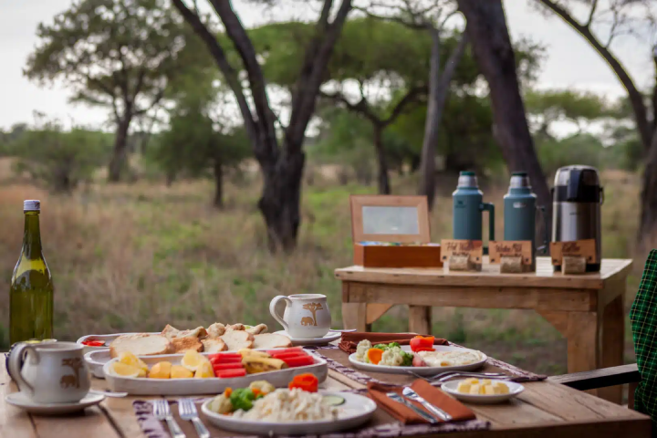 Karatu tented lodge dinning